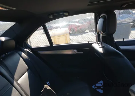 2014 Mercedes-Benz C 300 Sport 4Matic из США, поврежденный, VIN WDDGF8AB9EG249719